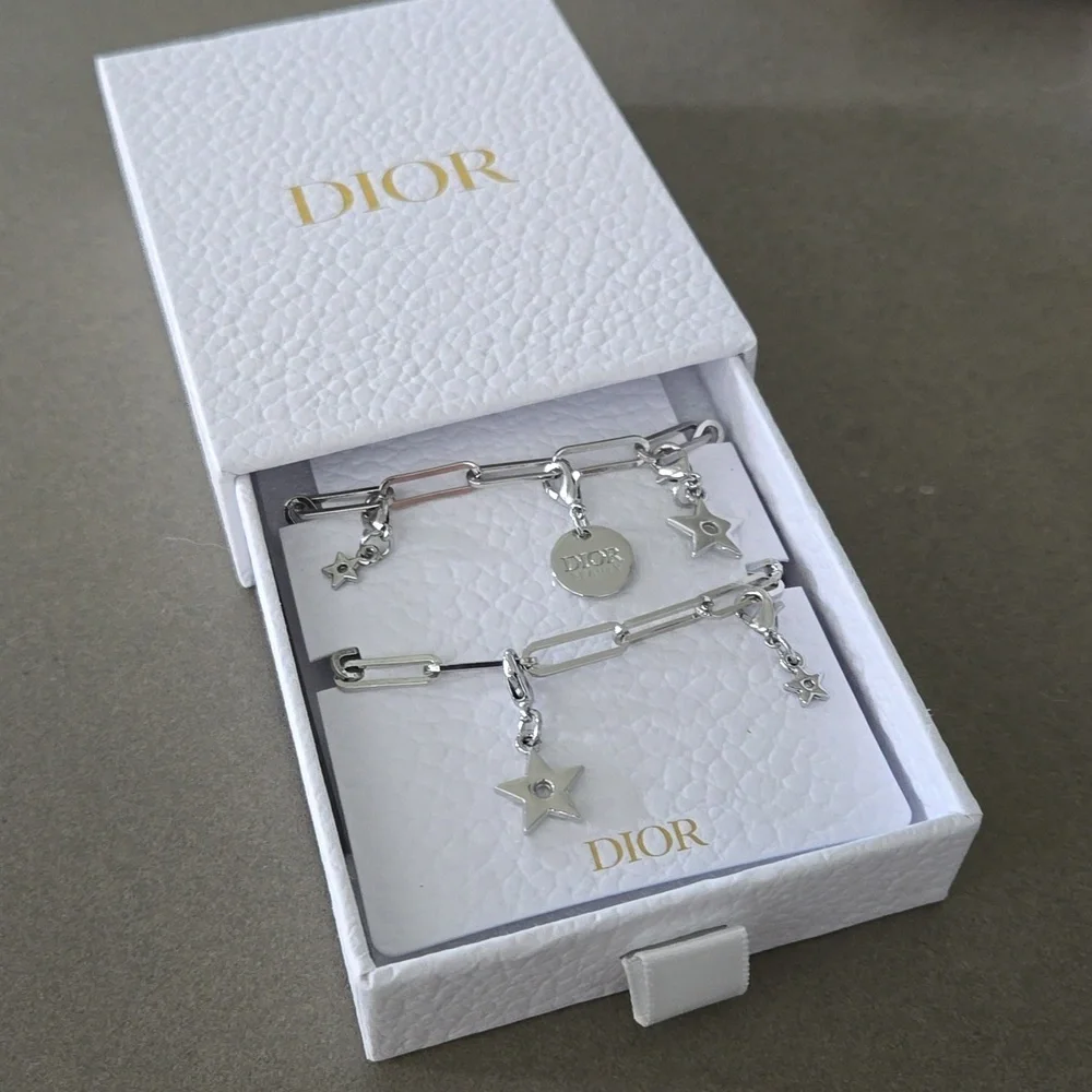 Brand New in Box DIOR phone charm silver 5x detachable charms Star 🌟 Dior chain - Picture 6 of 7
